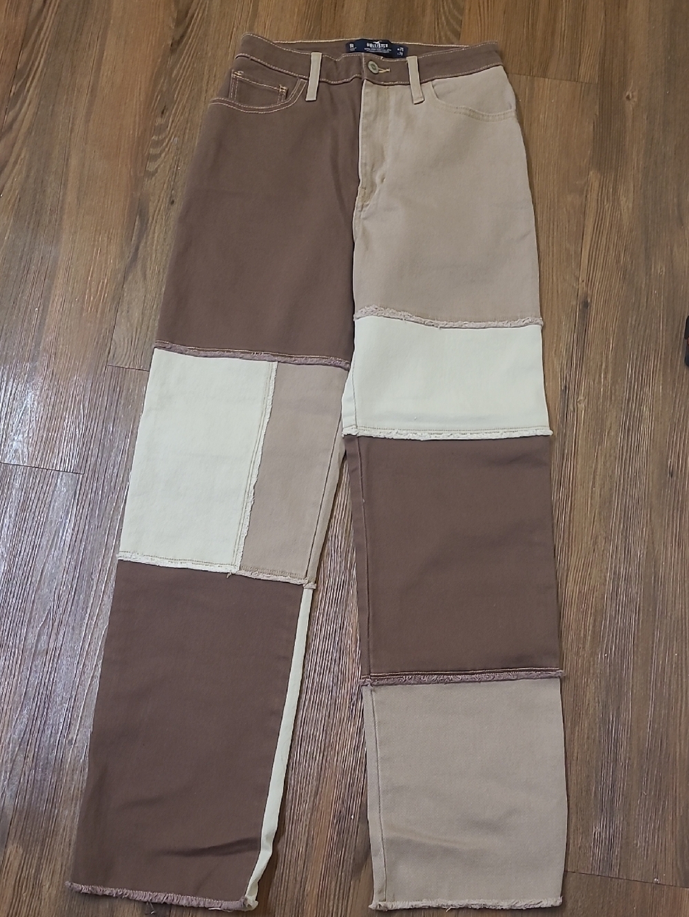 Hollister Two-Tone Straight Leg Jeans in Brown & Cream
